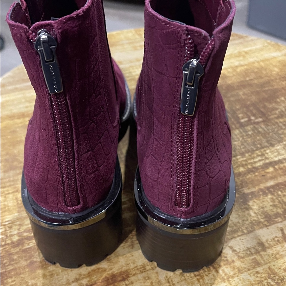Vince Camuto  women’s Deep Red Ankle Booties size 7.5 - Picture 5 of 9